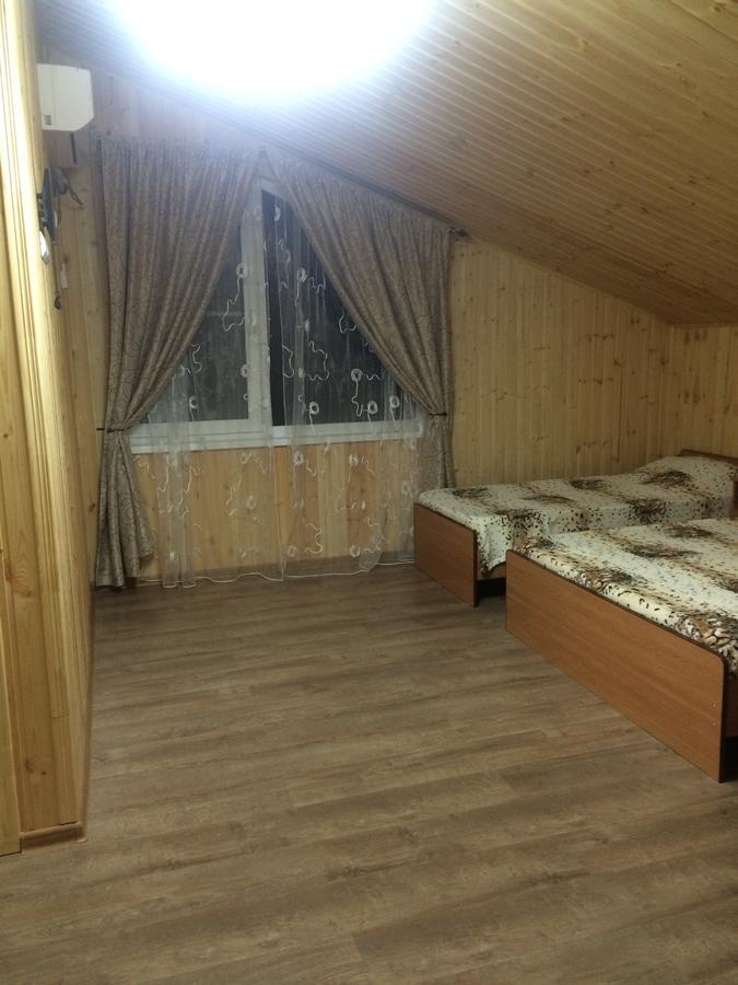 Guesthouse Tigranakert Pitsoenda Buitenkant foto