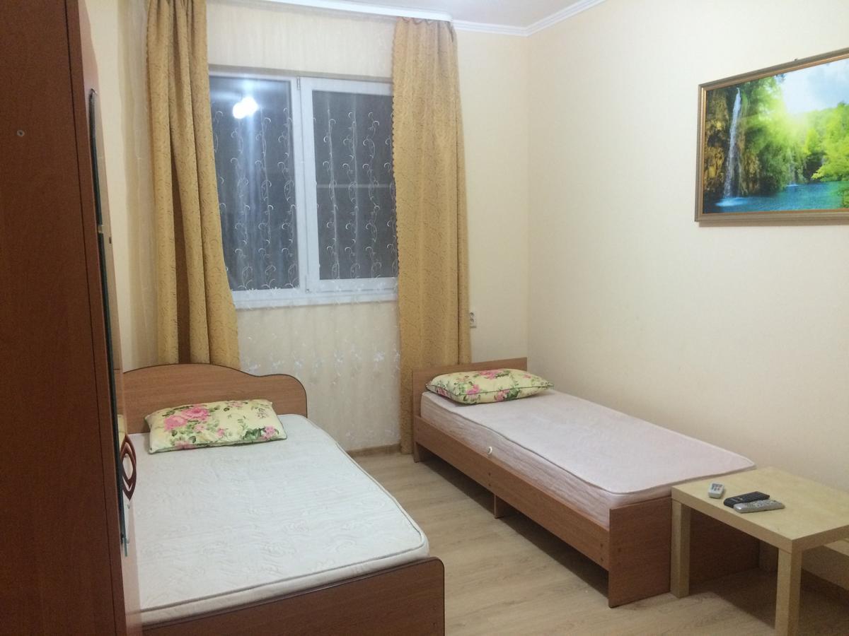 Guesthouse Tigranakert Pitsoenda Buitenkant foto
