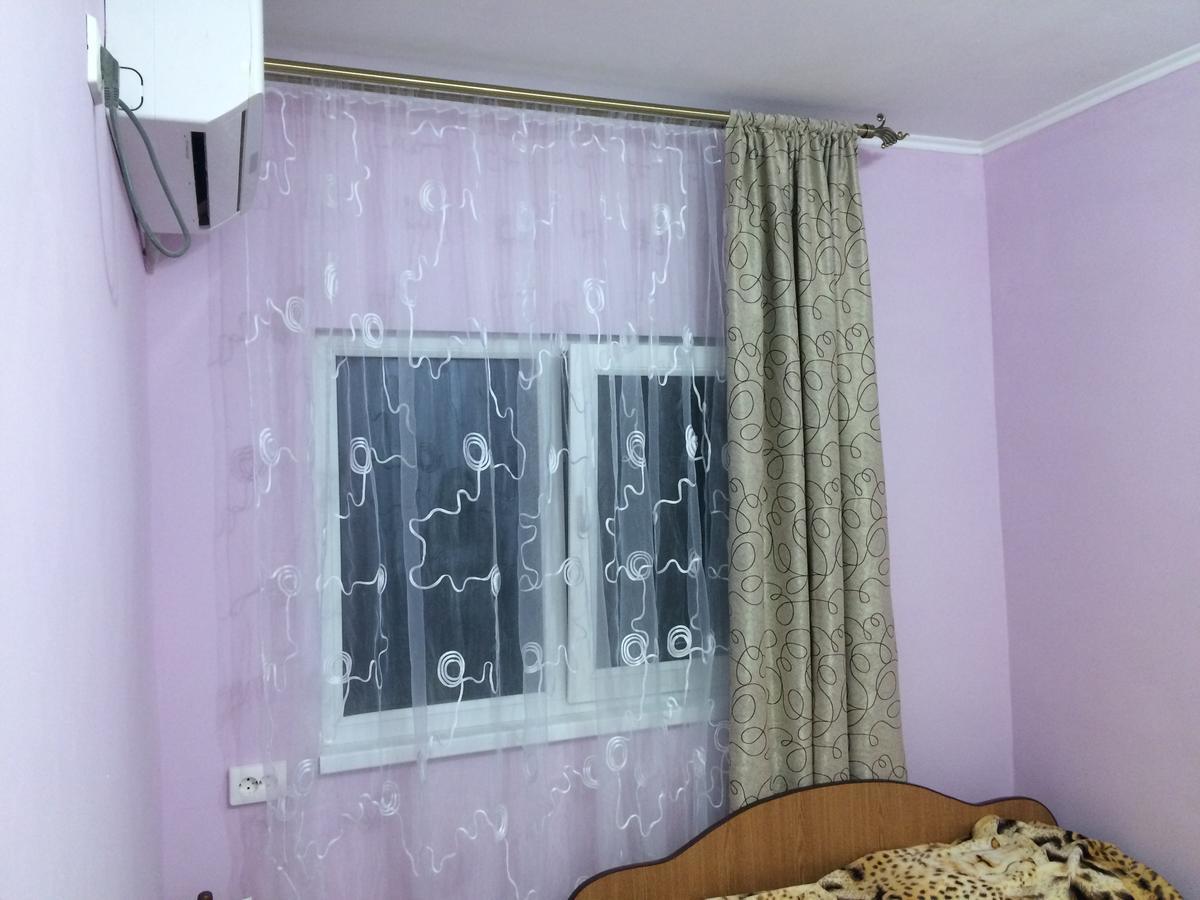 Guesthouse Tigranakert Pitsoenda Buitenkant foto